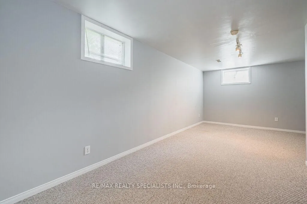 Photo 21 of 62 Tamvale Crescent, Kitchener — HOMEH