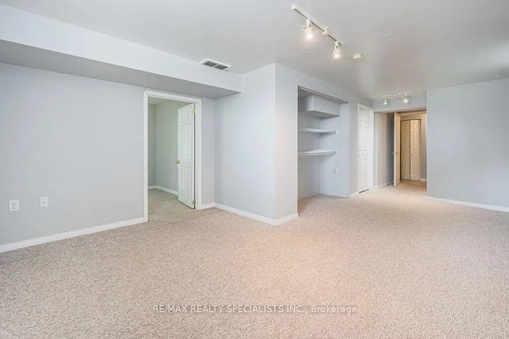 Photo 22 of 62 Tamvale Crescent, Kitchener — HOMEH