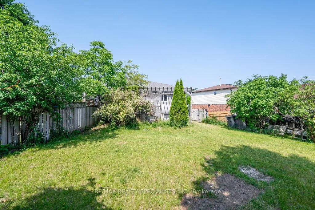 Photo 32 of 62 Tamvale Crescent, Kitchener — HOMEH