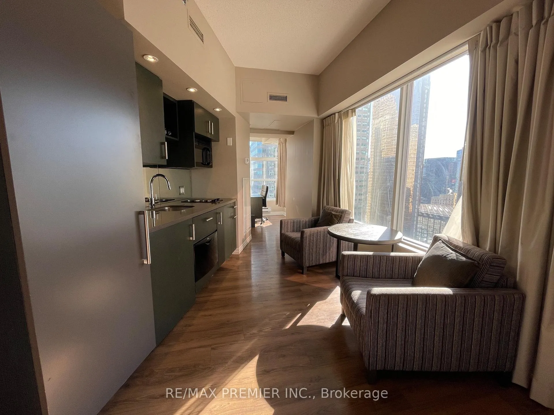 Photo 8 of Unit 3012, 1 King Street W, Toronto, Bay Street Corridor — HOMEH