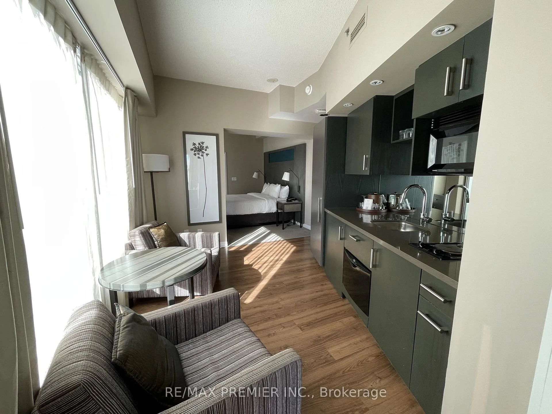 Photo 9 of Unit 3012, 1 King Street W, Toronto, Bay Street Corridor — HOMEH