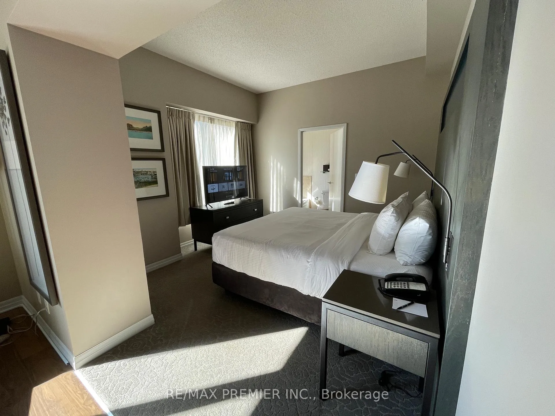 Photo 11 of Unit 3012, 1 King Street W, Toronto, Bay Street Corridor — HOMEH