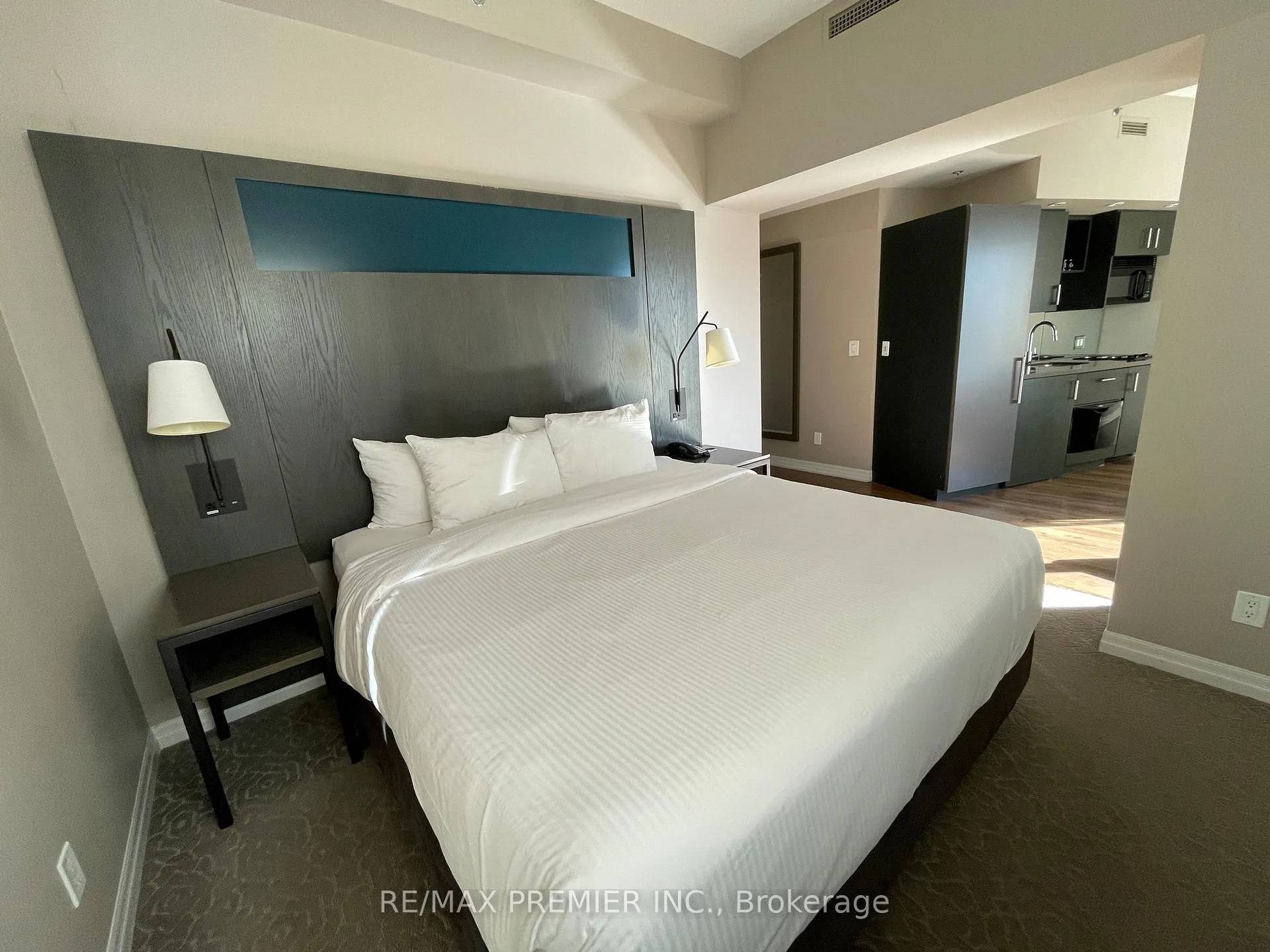 Photo 12 of Unit 3012, 1 King Street W, Toronto, Bay Street Corridor — HOMEH