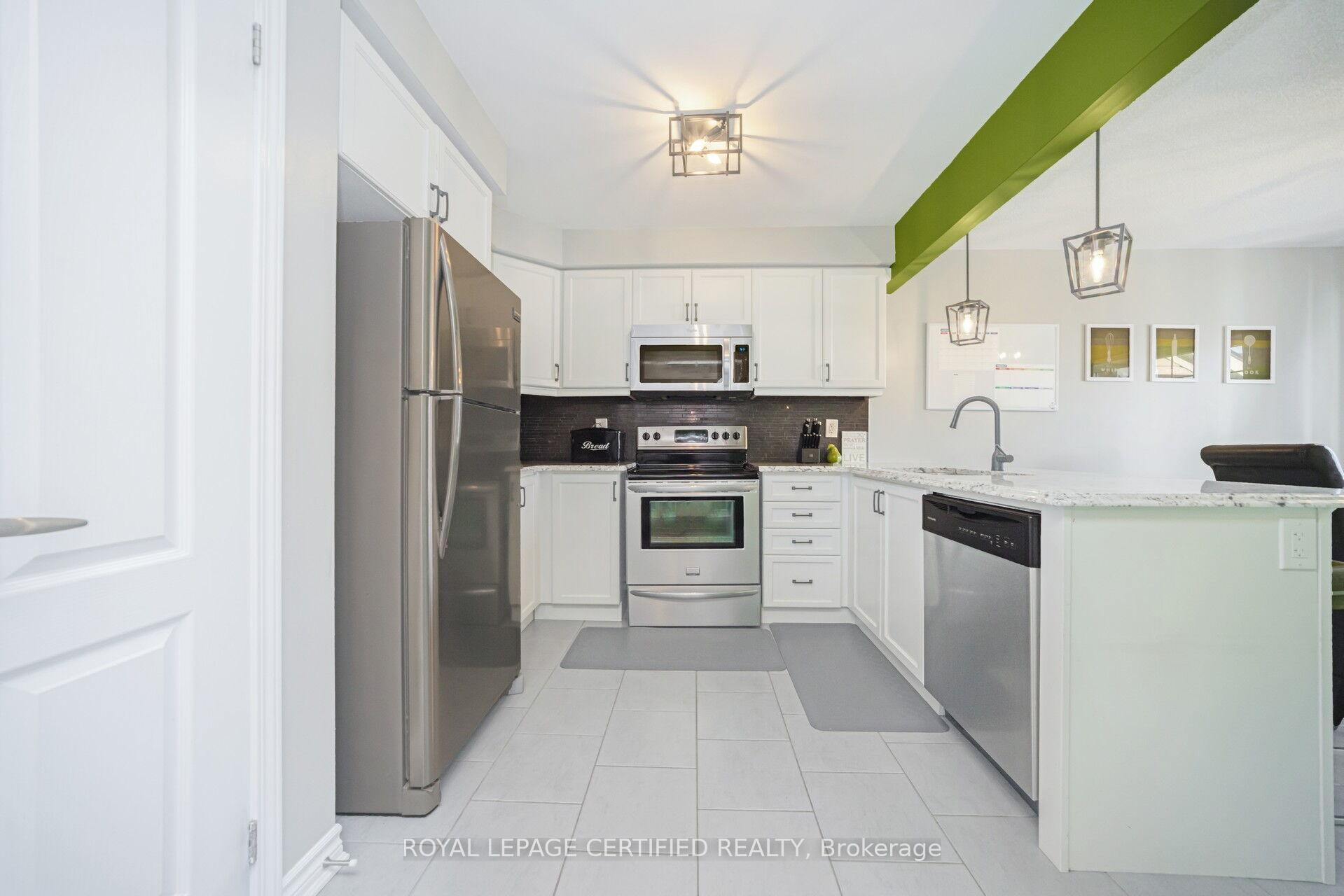Photo 7 of 110 Bannister Crescent, Brampton, Northwest Brampton — HOMEH