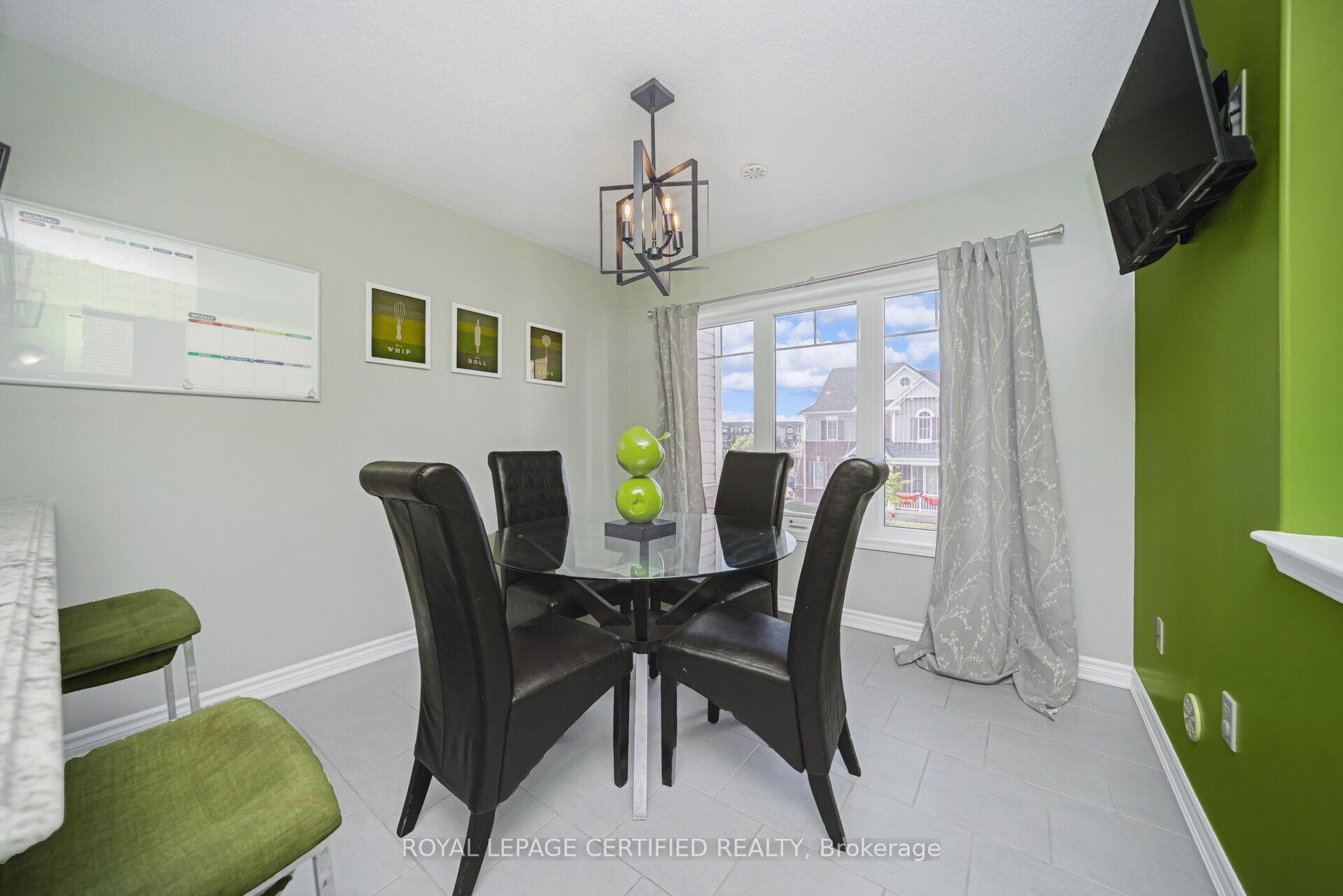 Photo 9 of 110 Bannister Crescent, Brampton, Northwest Brampton — HOMEH