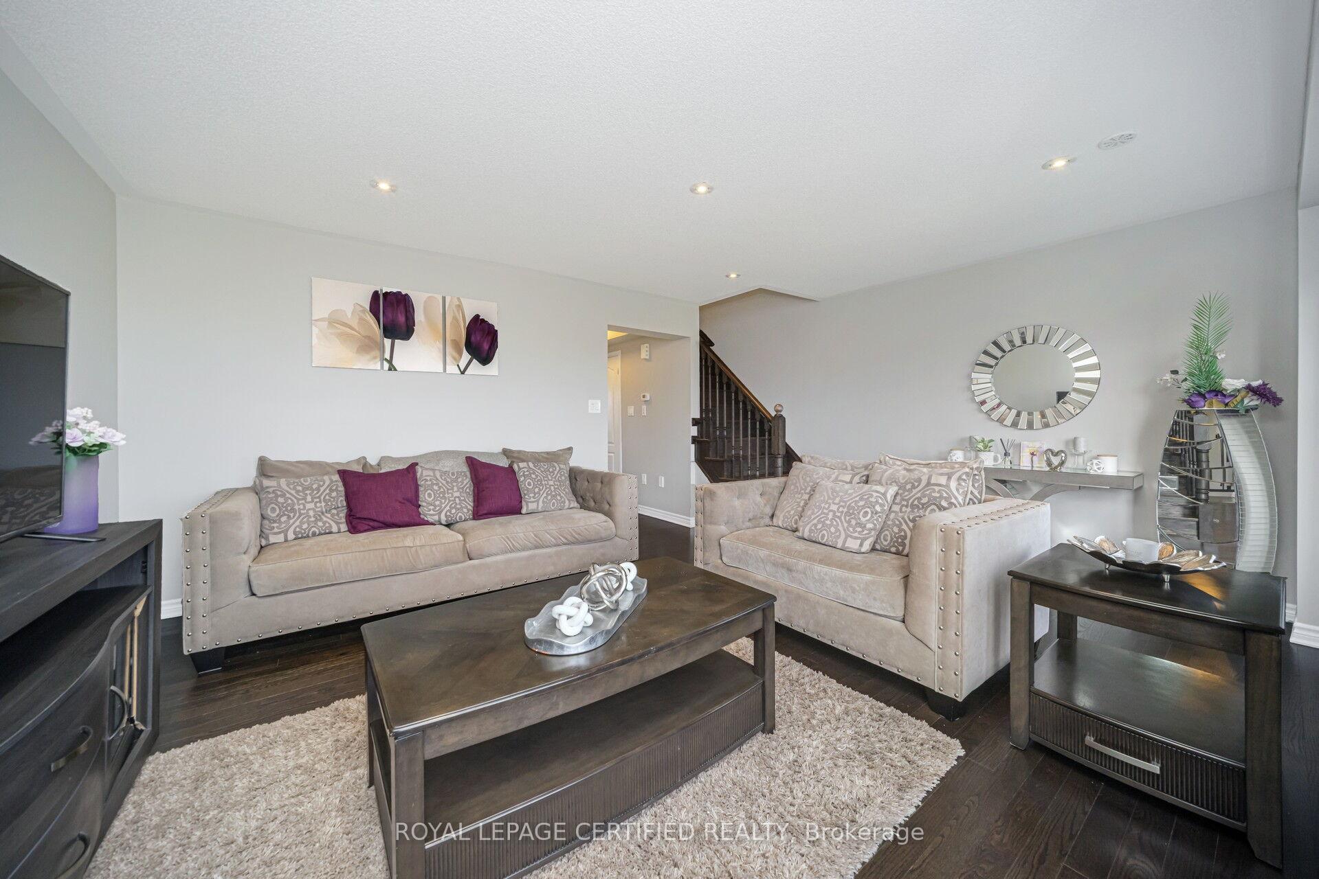 Photo 13 of 110 Bannister Crescent, Brampton, Northwest Brampton — HOMEH
