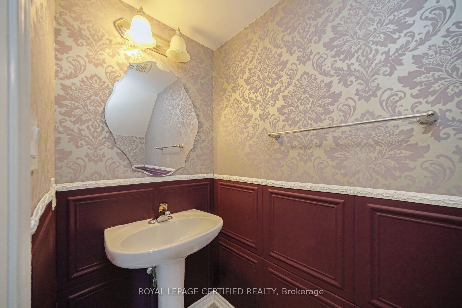 Photo 14 of 110 Bannister Crescent, Brampton, Northwest Brampton — HOMEH
