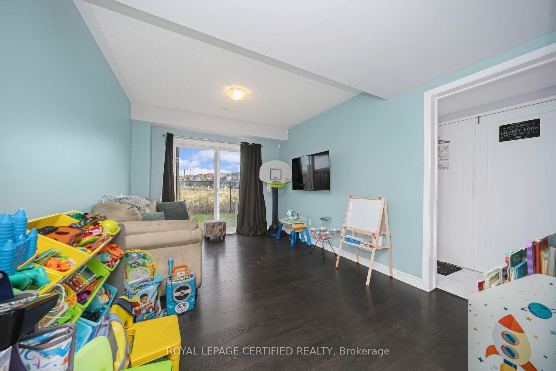 Photo 25 of 110 Bannister Crescent, Brampton, Northwest Brampton — HOMEH