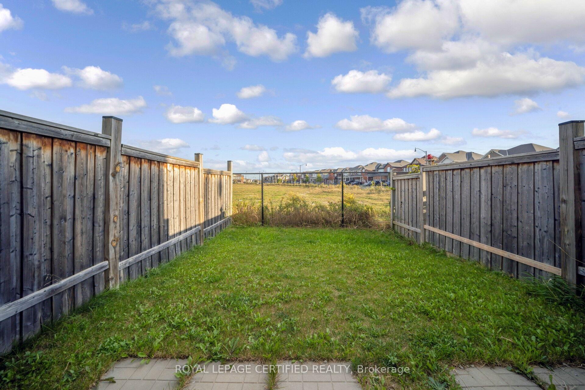 Photo 28 of 110 Bannister Crescent, Brampton, Northwest Brampton — HOMEH
