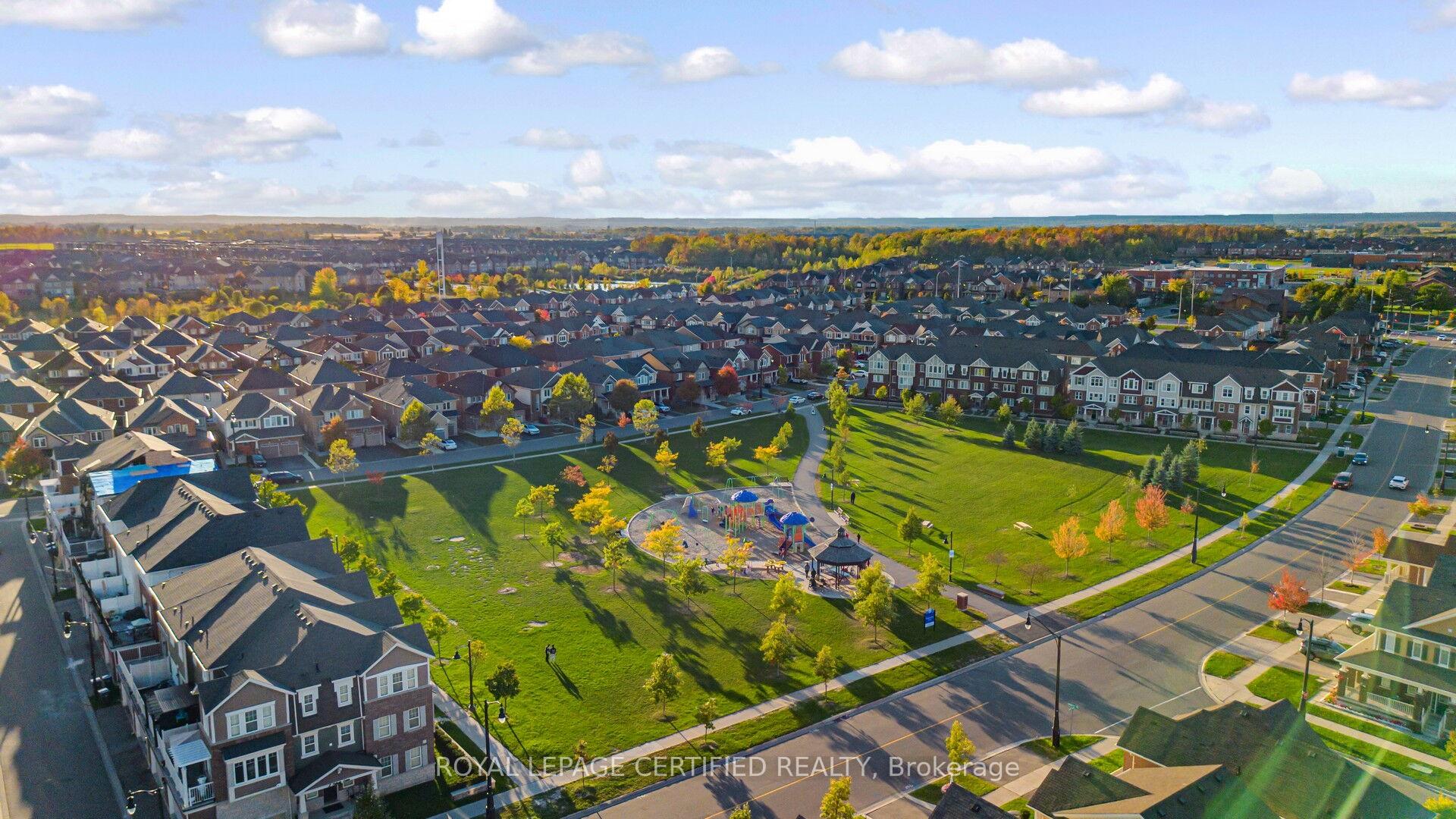 Photo 31 of 110 Bannister Crescent, Brampton, Northwest Brampton — HOMEH