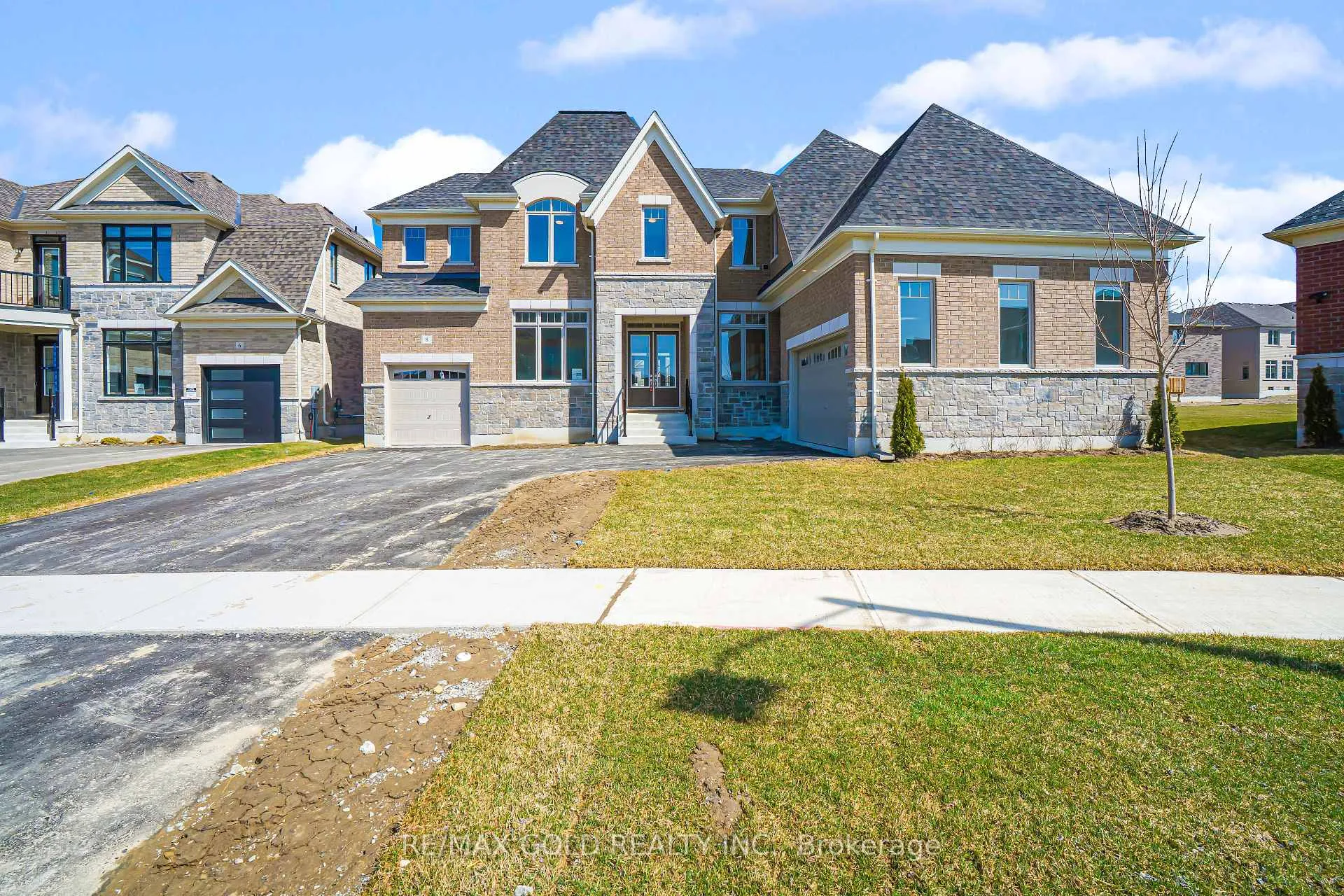 Photo 2 of 8 Twinleaf Crescent, Adjala-Tosorontio, Colgan — HOMEH