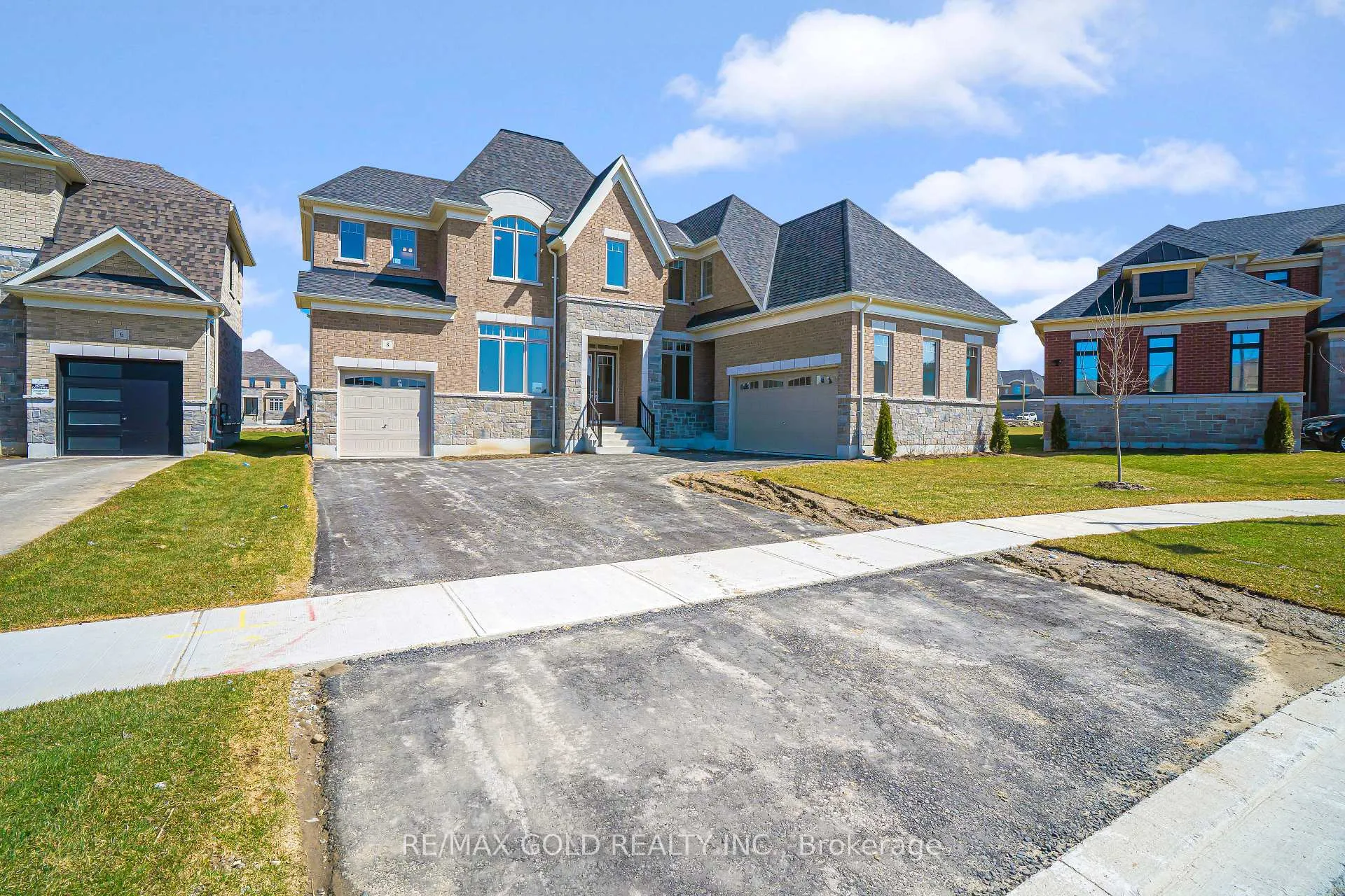 Photo 4 of 8 Twinleaf Crescent, Adjala-Tosorontio, Colgan — HOMEH