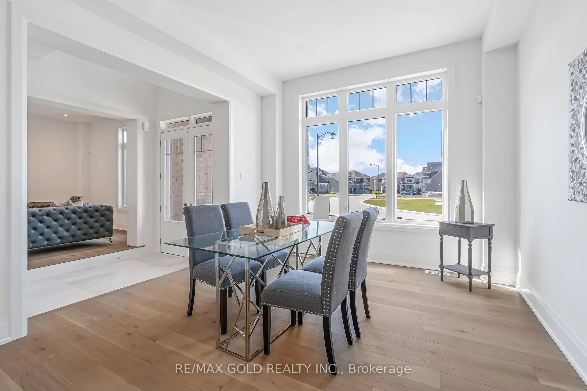 Photo 10 of 8 Twinleaf Crescent, Adjala-Tosorontio, Colgan — HOMEH
