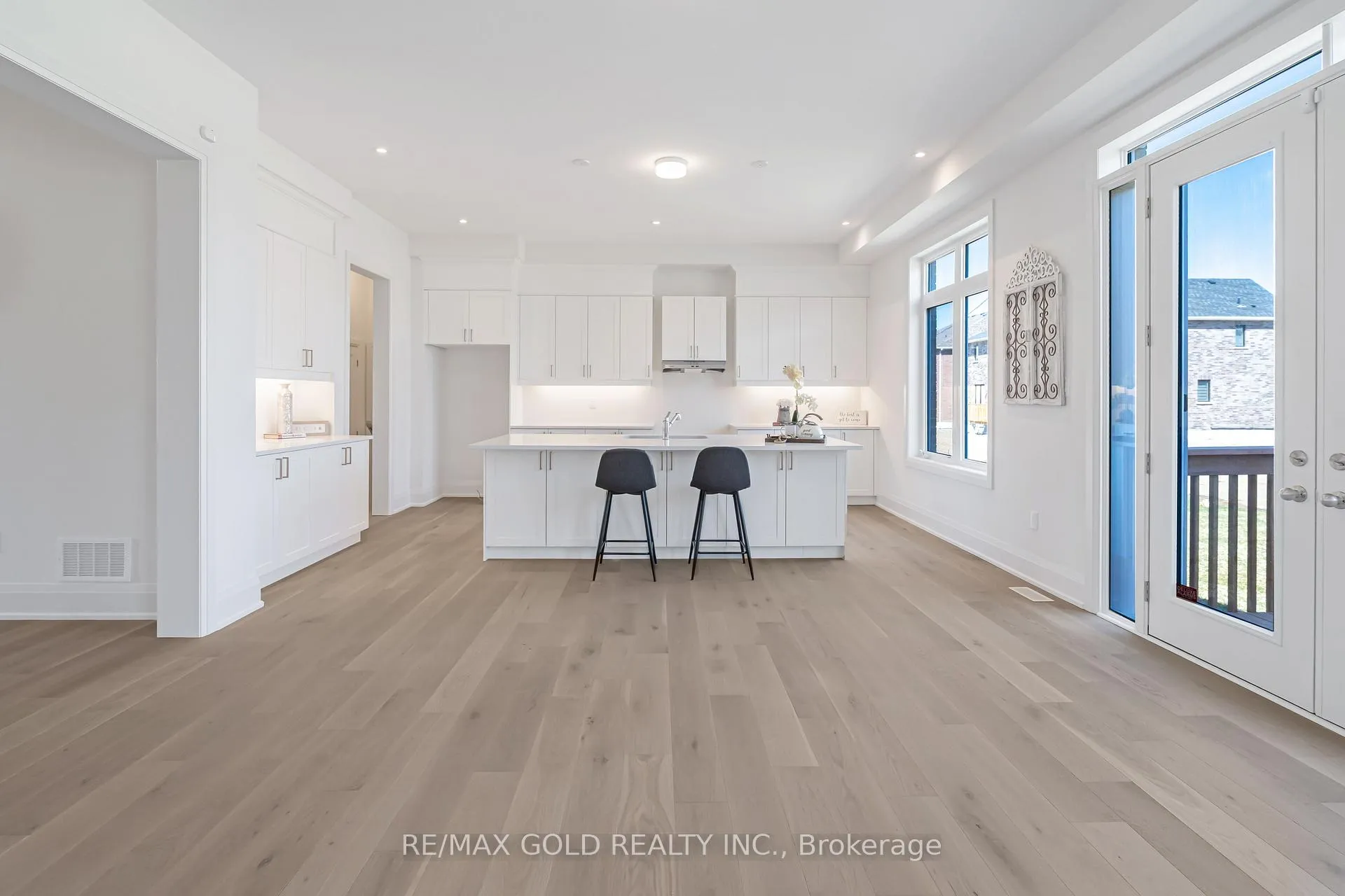 Photo 15 of 8 Twinleaf Crescent, Adjala-Tosorontio, Colgan — HOMEH