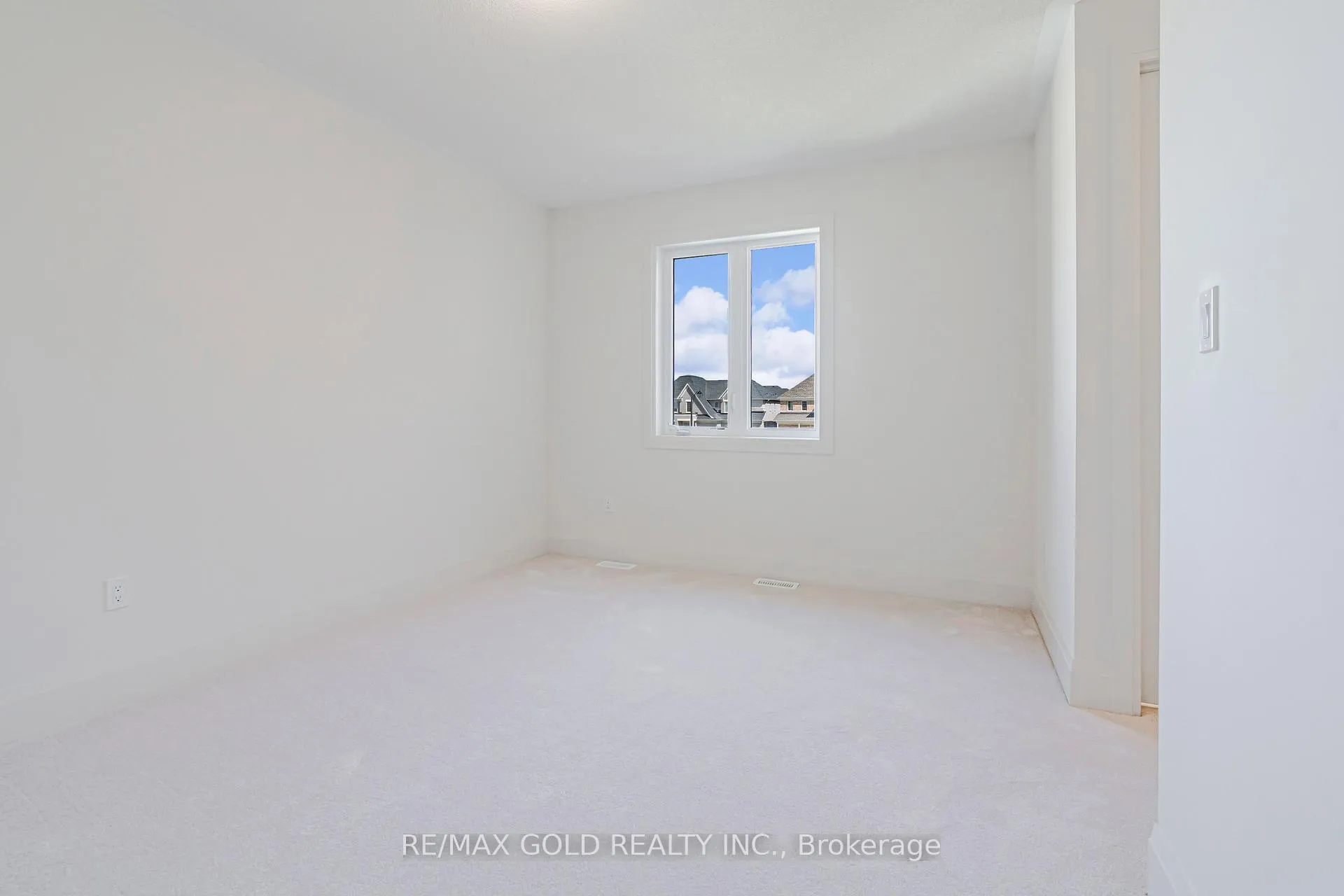 Photo 26 of 8 Twinleaf Crescent, Adjala-Tosorontio, Colgan — HOMEH