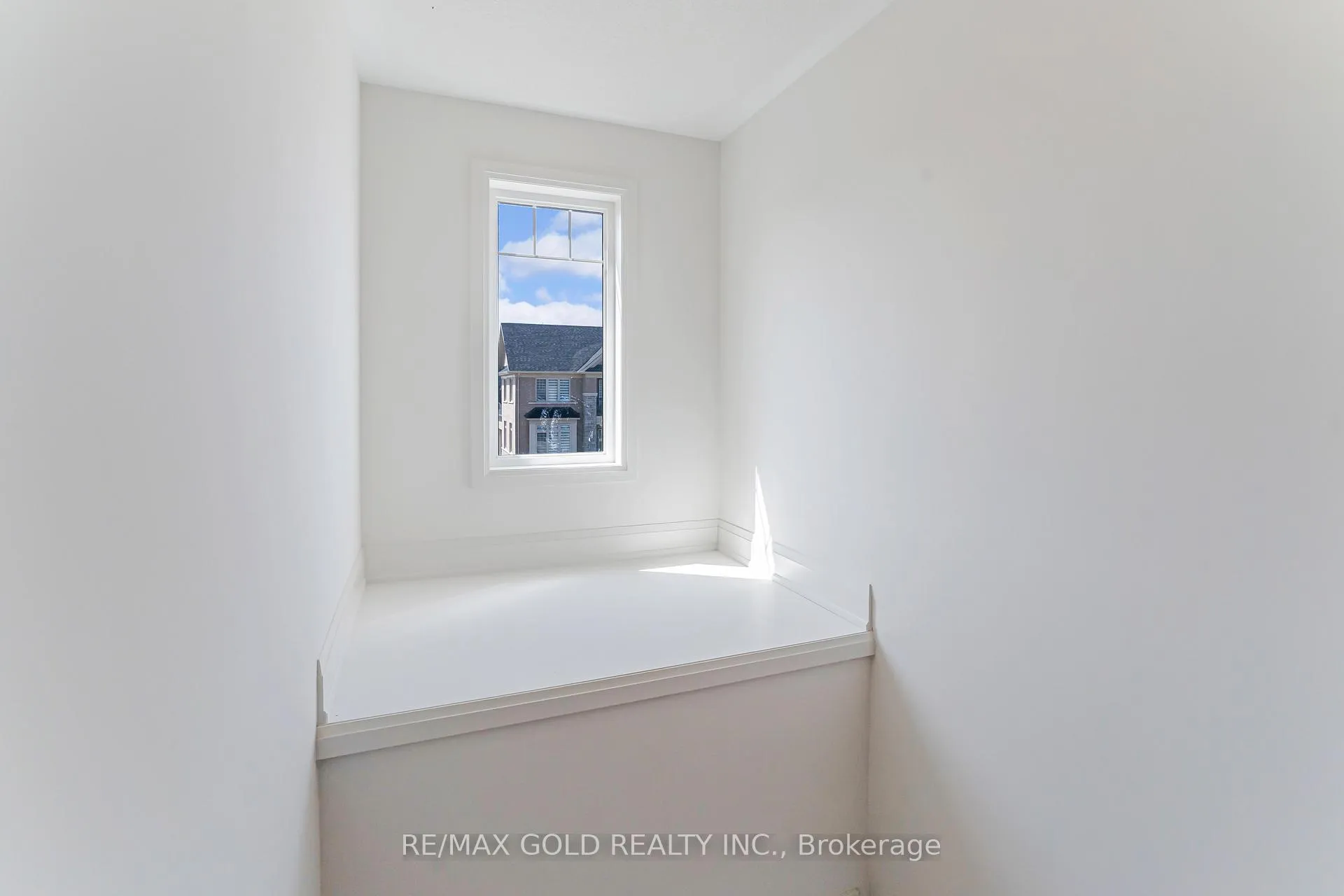 Photo 28 of 8 Twinleaf Crescent, Adjala-Tosorontio, Colgan — HOMEH