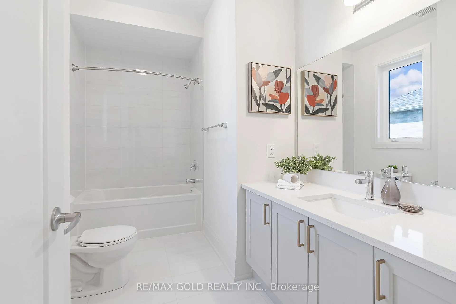 Photo 40 of 8 Twinleaf Crescent, Adjala-Tosorontio, Colgan — HOMEH