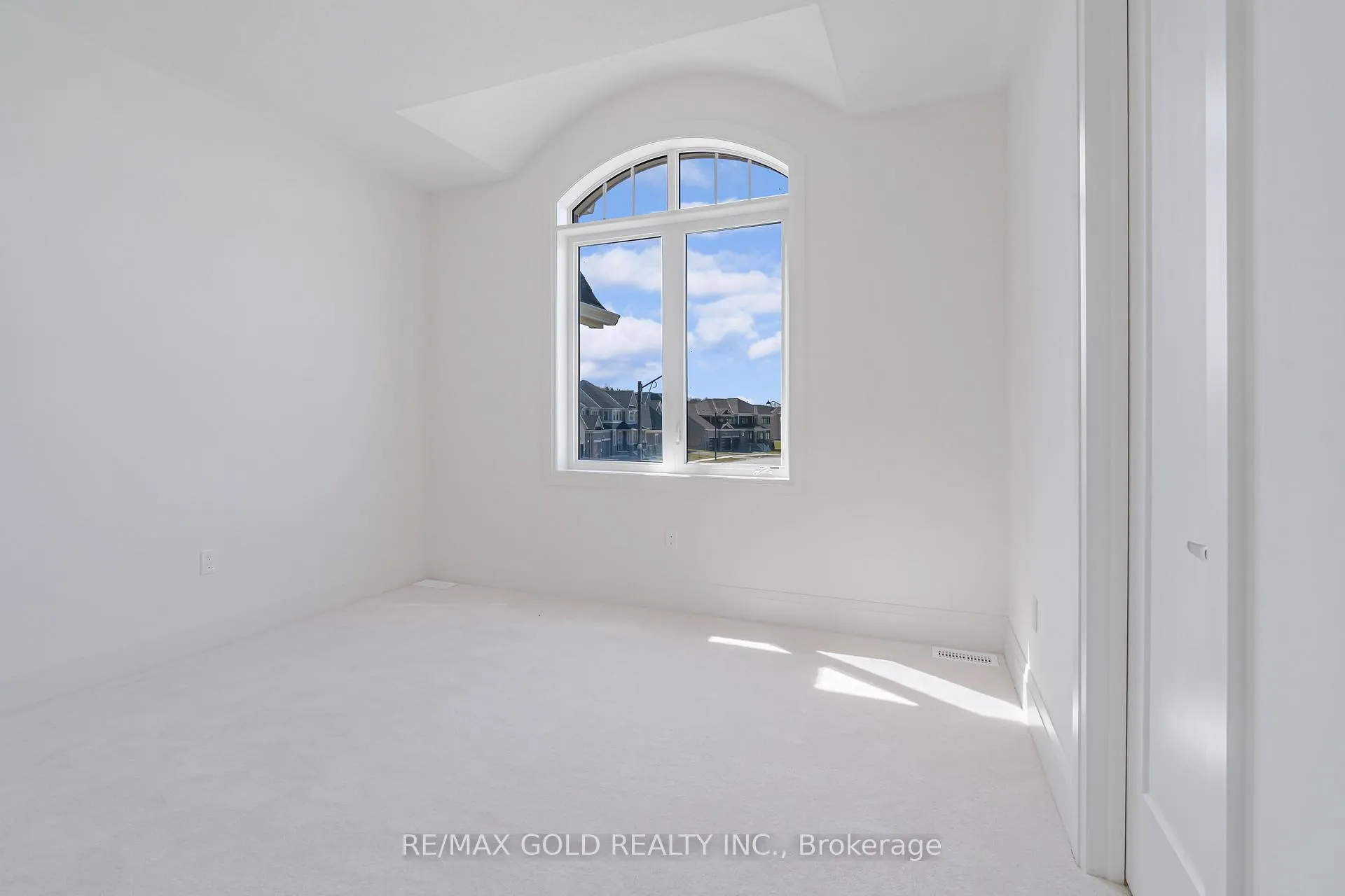 Photo 41 of 8 Twinleaf Crescent, Adjala-Tosorontio, Colgan — HOMEH