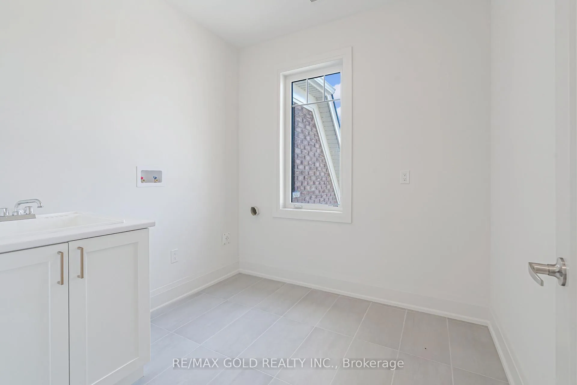 Photo 44 of 8 Twinleaf Crescent, Adjala-Tosorontio, Colgan — HOMEH