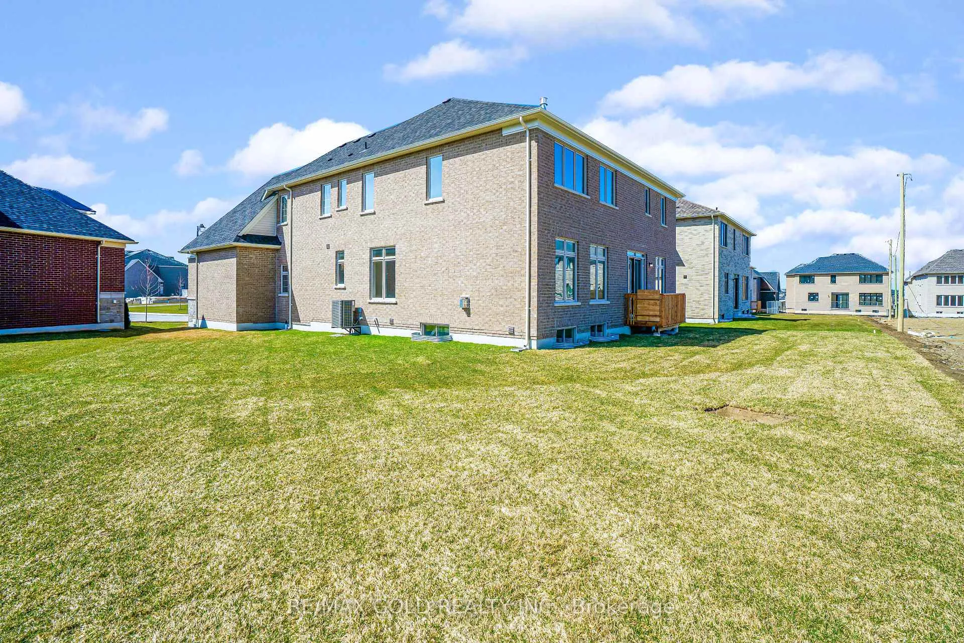 Photo 49 of 8 Twinleaf Crescent, Adjala-Tosorontio, Colgan — HOMEH