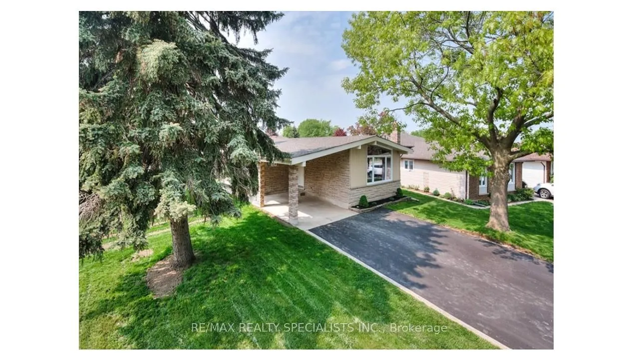 Photo 8 of Unit Lower, 124 Roberts Crescent, Kitchener — HOMEH