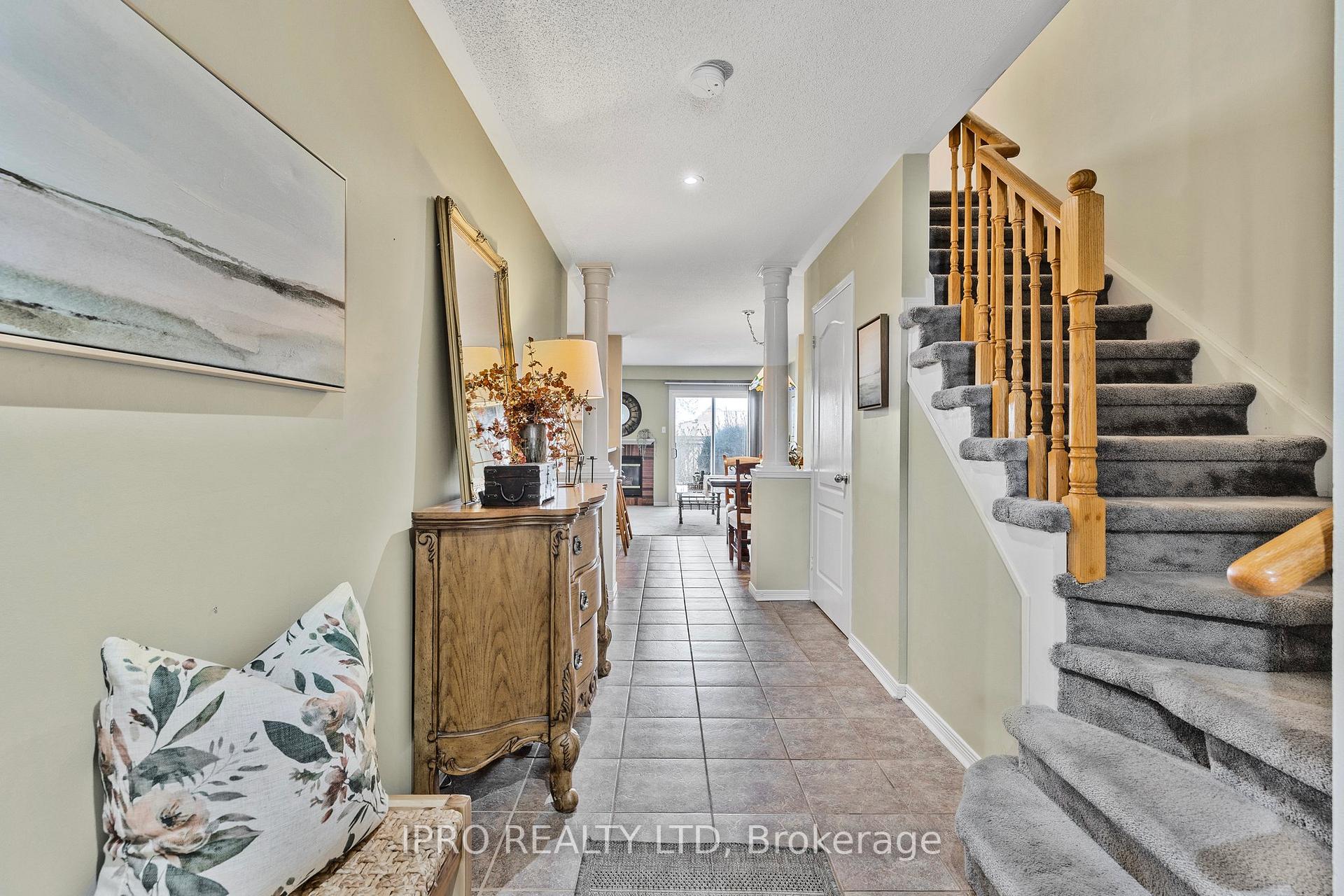 Photo 4 of 11 Alderbrook Place, Caledon, Bolton North — HOMEH