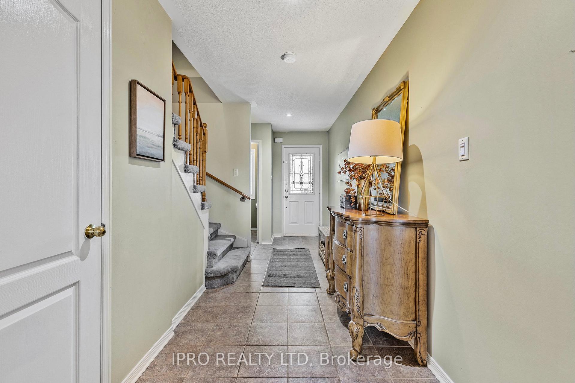 Photo 12 of 11 Alderbrook Place, Caledon, Bolton North — HOMEH