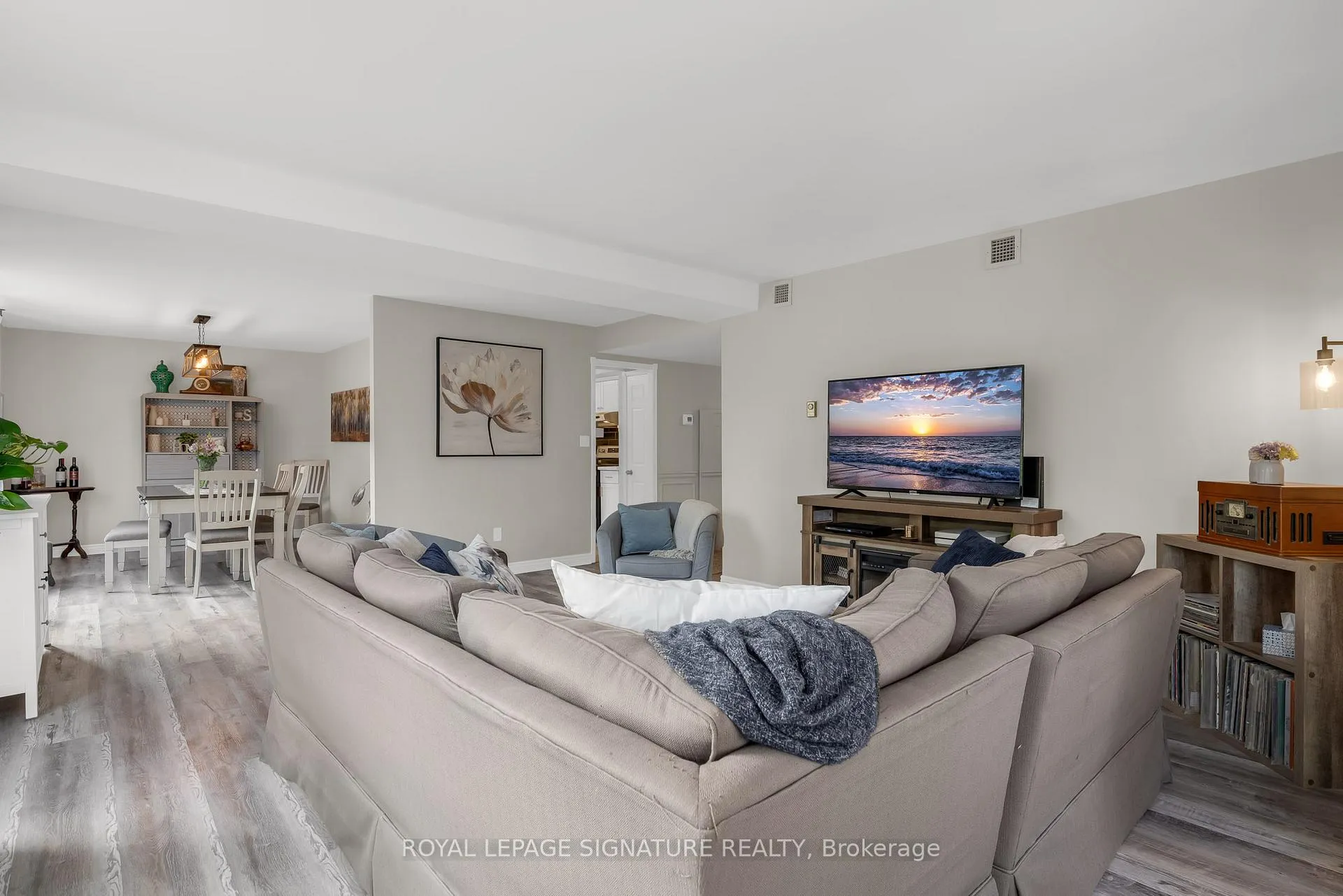 Photo 8 of Unit 300, 49 Robinson Street, Hamilton, Durand — HOMEH