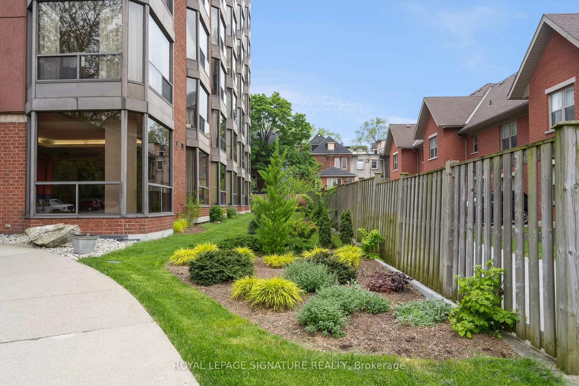 Photo 31 of Unit 300, 49 Robinson Street, Hamilton, Durand — HOMEH