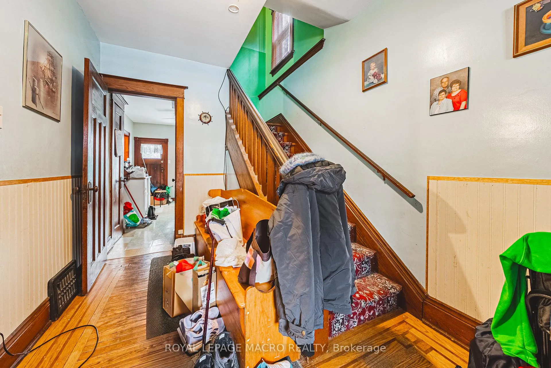Photo 5 of 193 Edgemont Street S, Hamilton, Delta — HOMEH