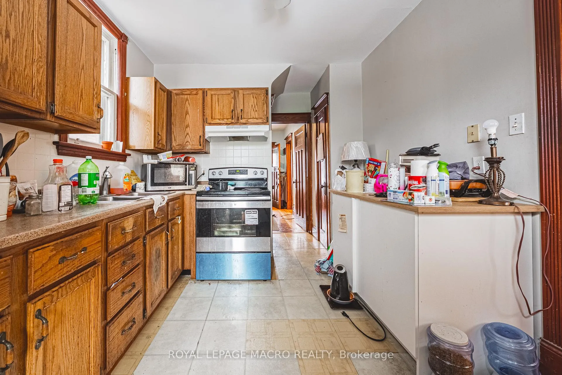 Photo 11 of 193 Edgemont Street S, Hamilton, Delta — HOMEH