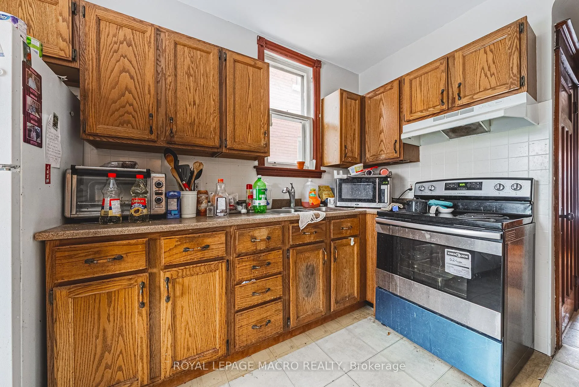 Photo 12 of 193 Edgemont Street S, Hamilton, Delta — HOMEH