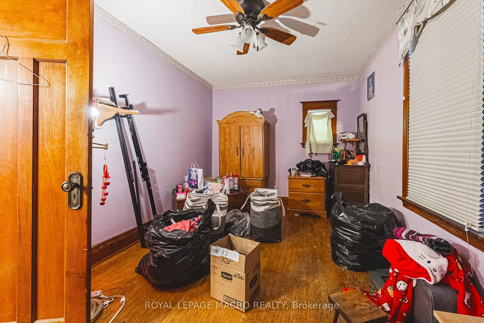 Photo 14 of 193 Edgemont Street S, Hamilton, Delta — HOMEH
