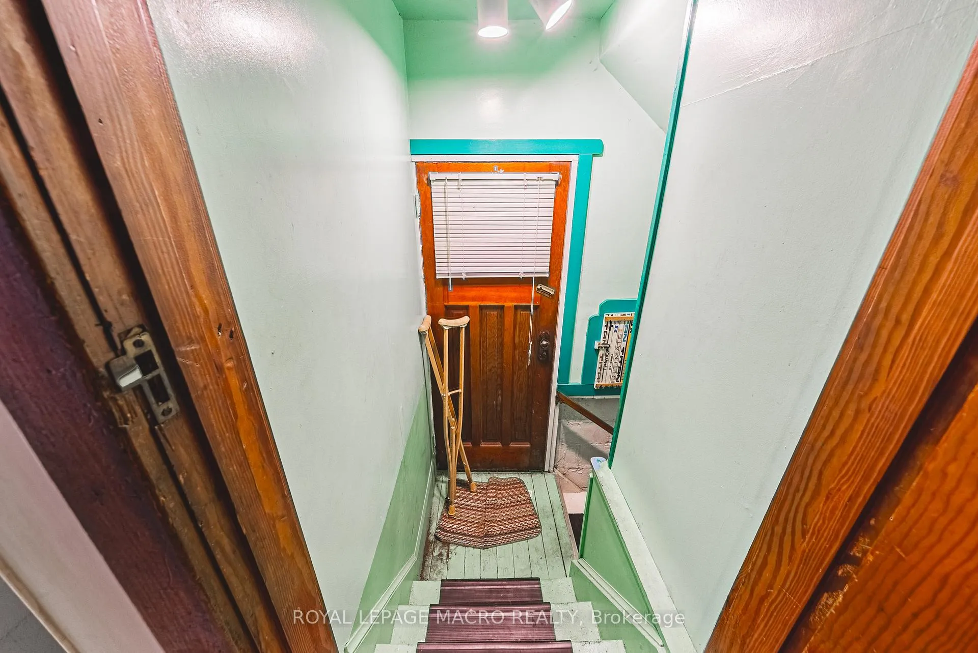 Photo 21 of 193 Edgemont Street S, Hamilton, Delta — HOMEH