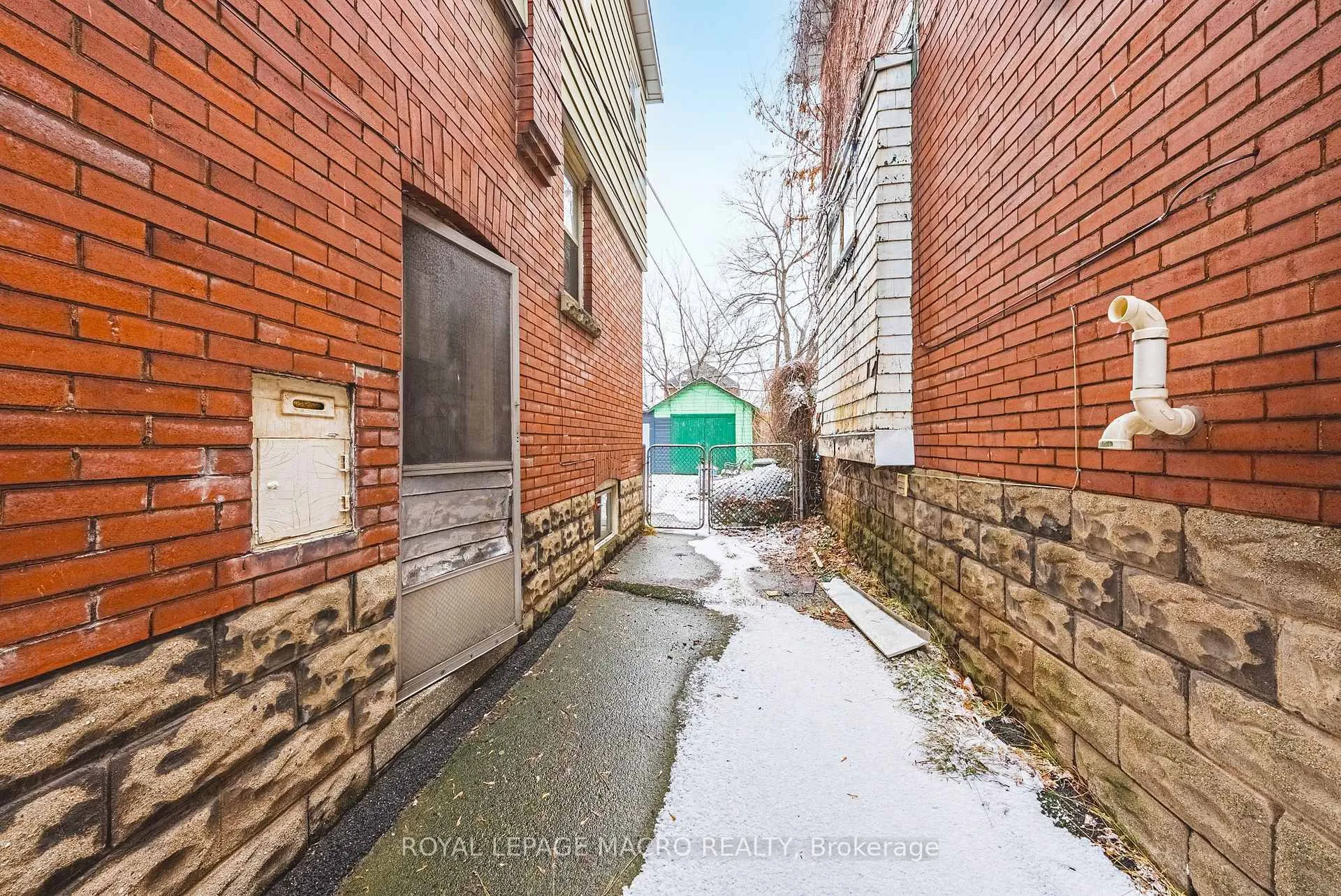 Photo 24 of 193 Edgemont Street S, Hamilton, Delta — HOMEH