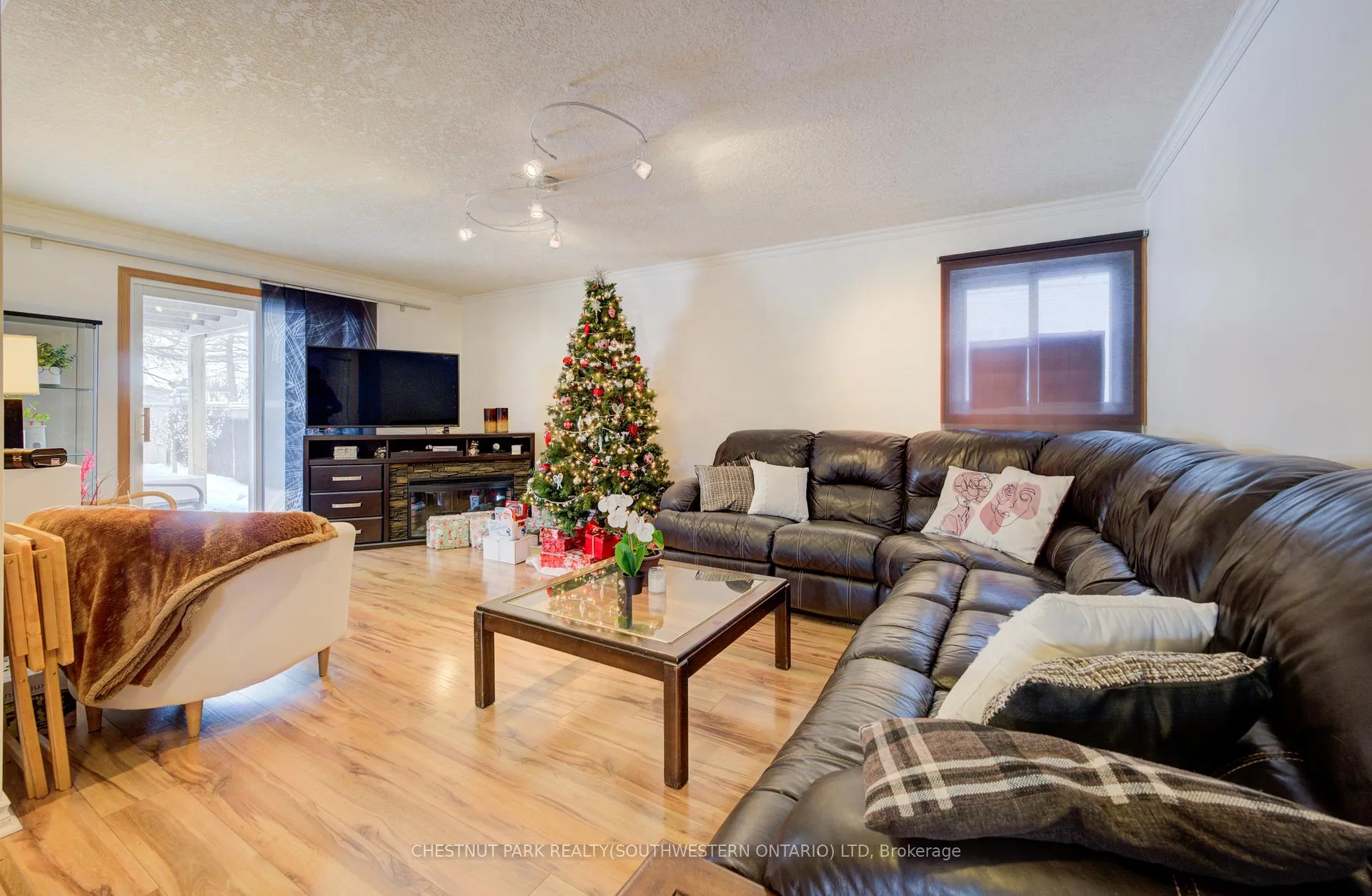 Photo 4 of 123 Kingswood Drive, Kitchener — HOMEH