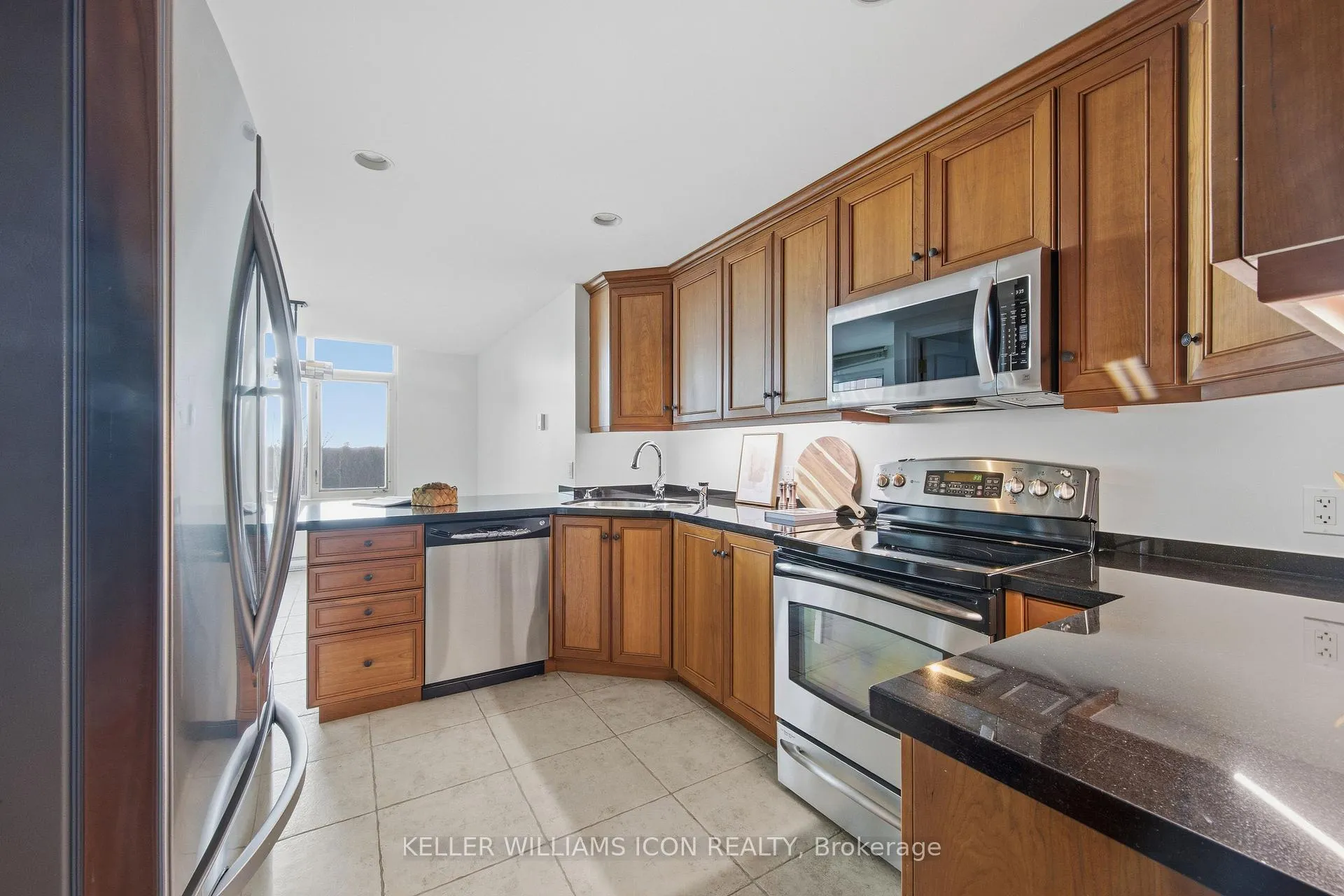 Photo 18 of Unit 407, 3580 Rivergate Way, Ottawa, Quinterra — HOMEH
