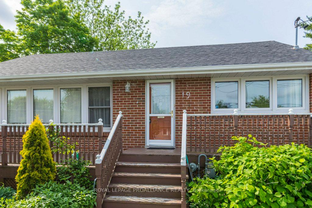 Photo 2 of 19 Craig Street, Belleville, Belleville Ward — HOMEH