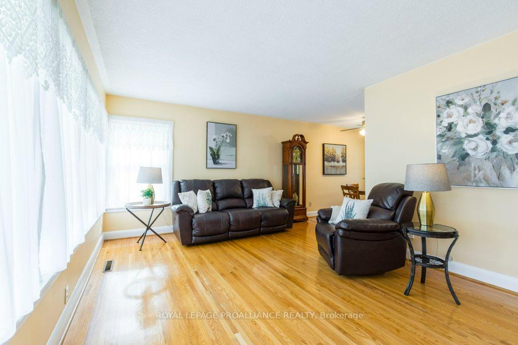 Photo 6 of 19 Craig Street, Belleville, Belleville Ward — HOMEH