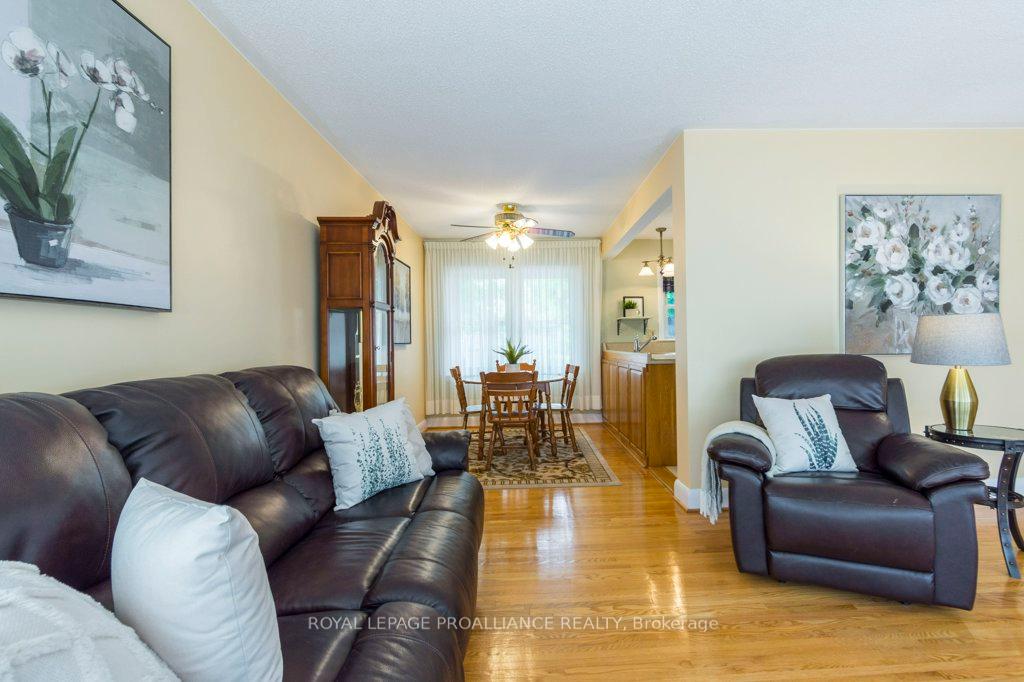 Photo 7 of 19 Craig Street, Belleville, Belleville Ward — HOMEH