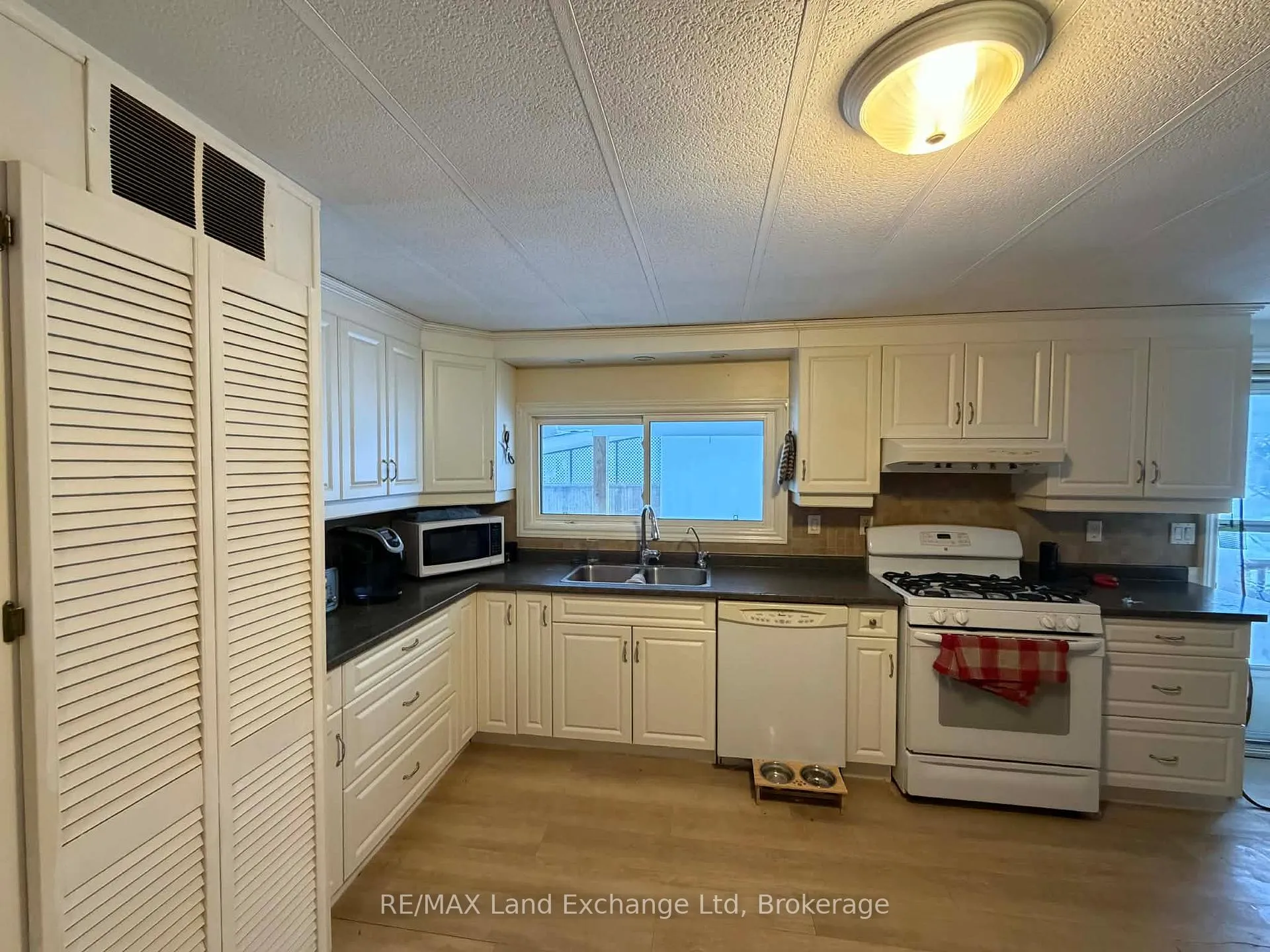 Photo 11 of 4 Riverside Drive, North Huron, Wingham — HOMEH