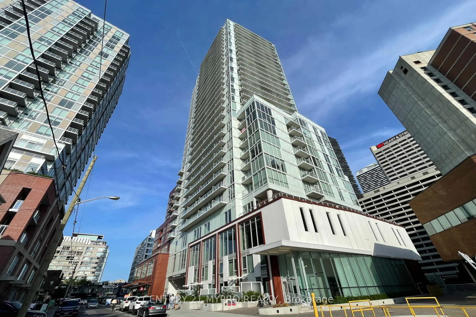 Front of Unit 419, 33 Helendale Avenue