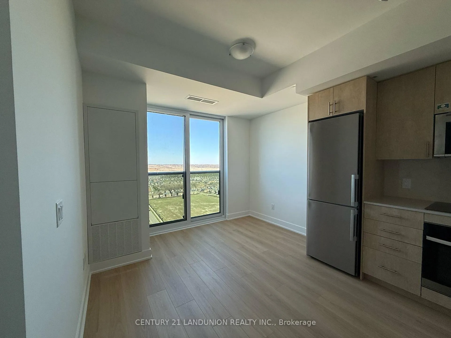 Photo 4 of Unit PH03, 2545 Simcoe Street N, Oshawa, Windfields — HOMEH