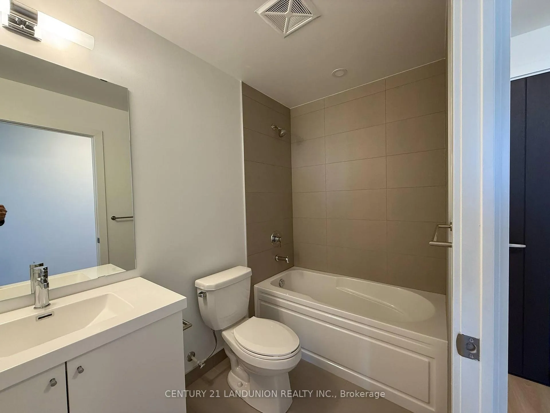 Photo 11 of Unit PH03, 2545 Simcoe Street N, Oshawa, Windfields — HOMEH
