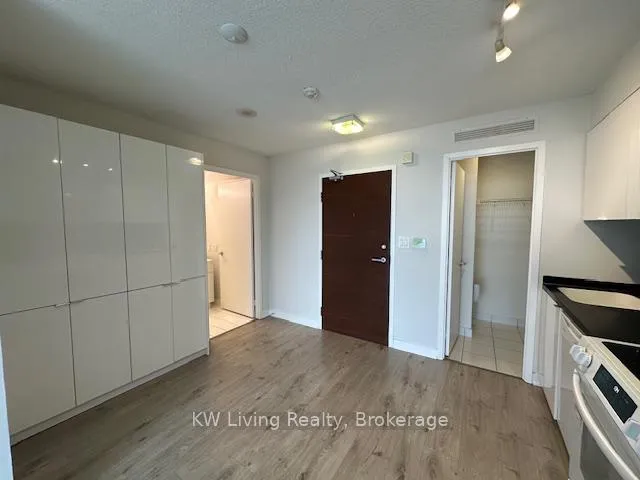 Photo 6 of Unit 2601, 15 Iceboat Terrace, Toronto, Waterfront Communities — HOMEH