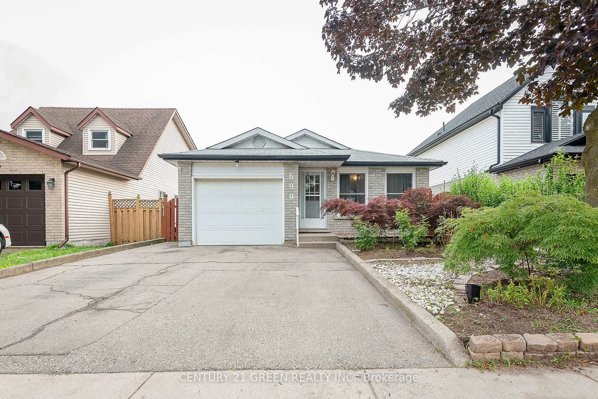 Front of Unit Bsmt, 690 Elgin Street N