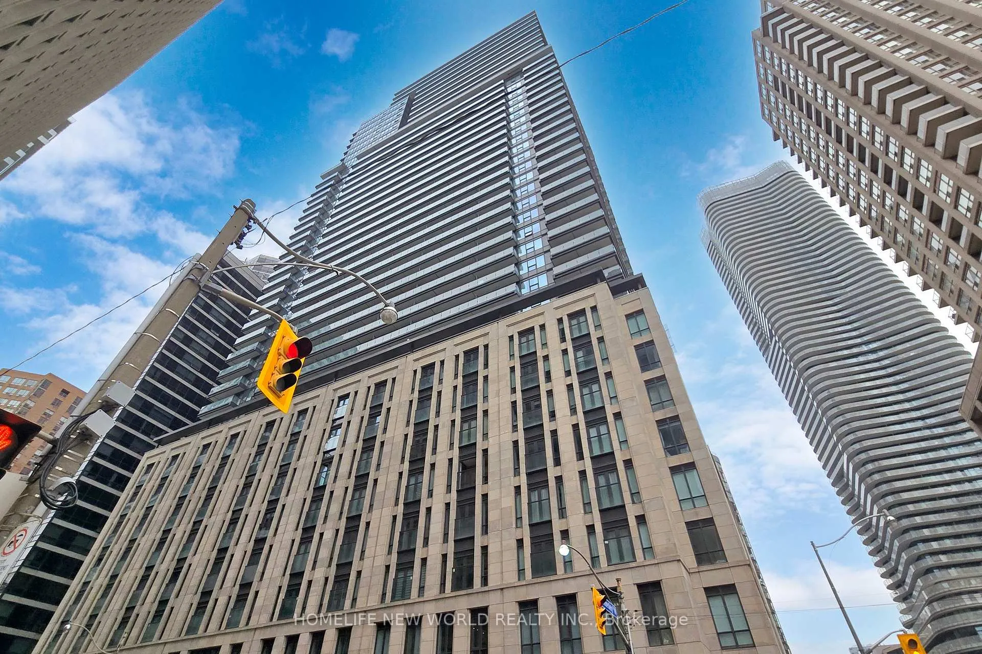Photo 1 of Unit 725, 955 bay Street, Toronto, Bay Street Corridor — HOMEH