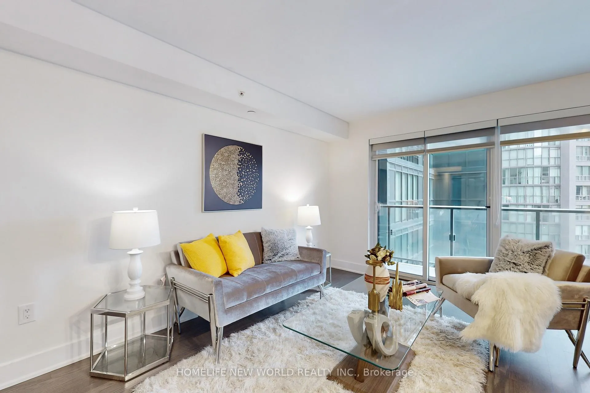 Photo 4 of Unit 725, 955 bay Street, Toronto, Bay Street Corridor — HOMEH