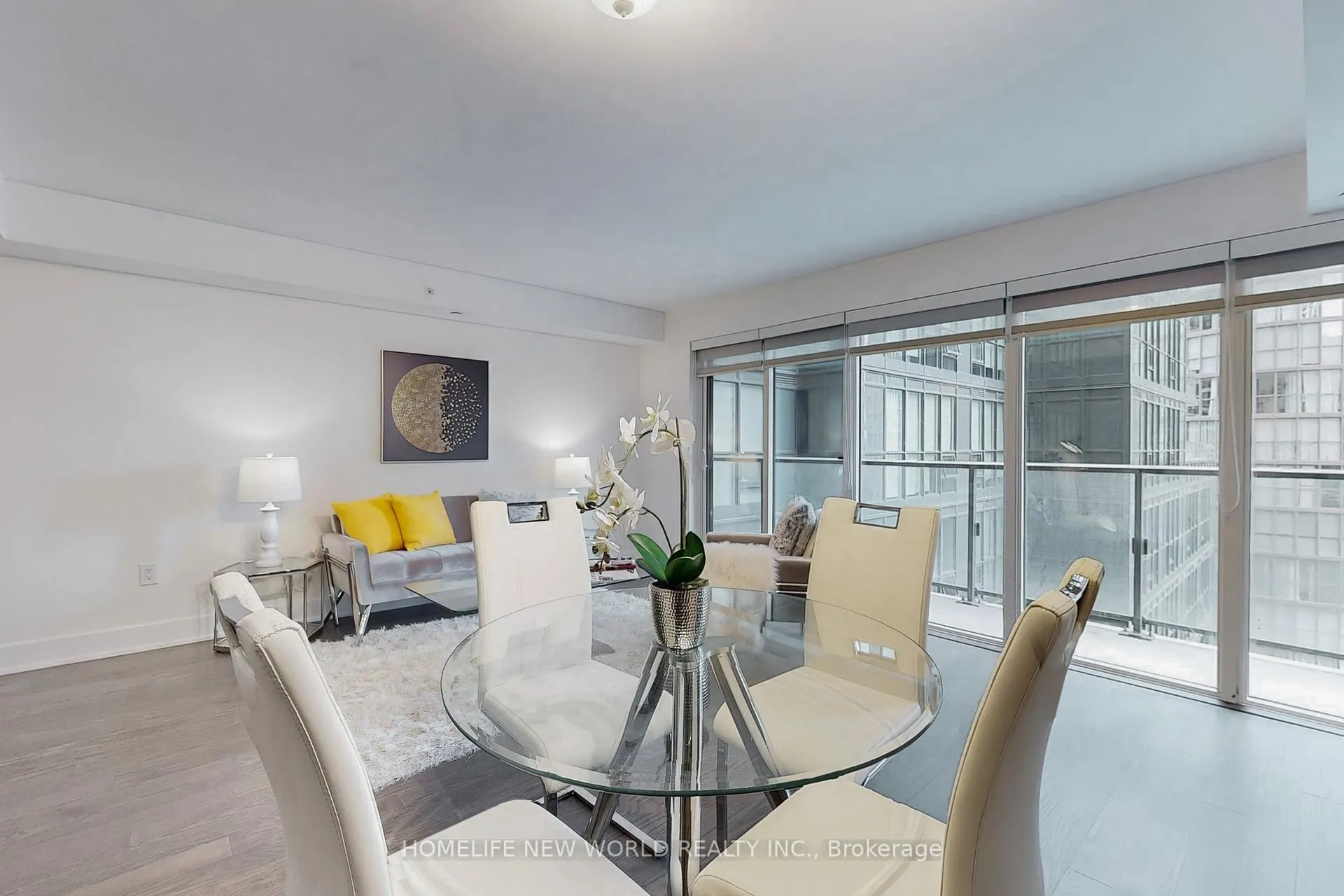 Photo 10 of Unit 725, 955 bay Street, Toronto, Bay Street Corridor — HOMEH