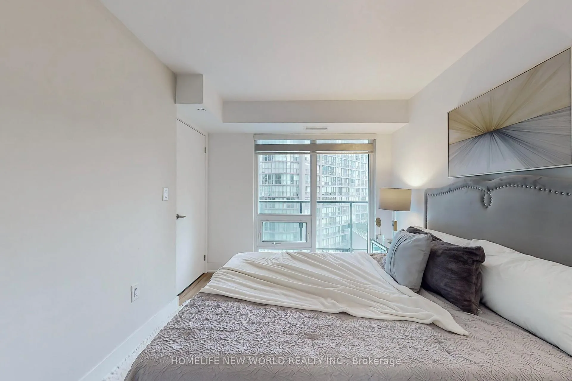 Photo 14 of Unit 725, 955 bay Street, Toronto, Bay Street Corridor — HOMEH